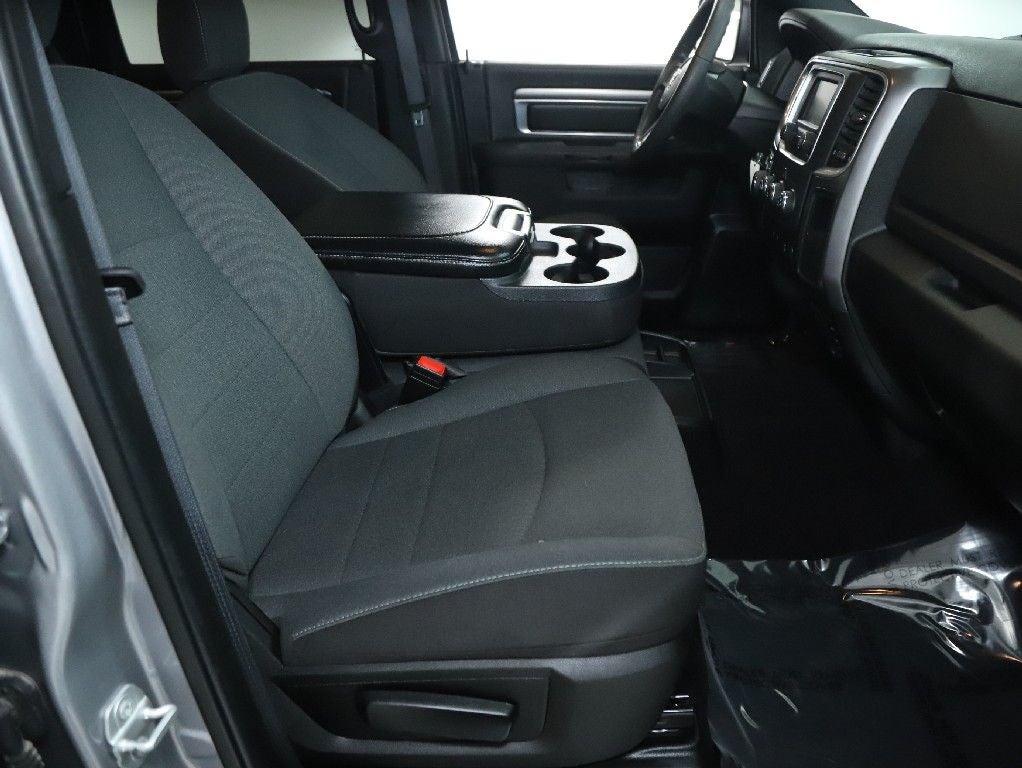 2024 RAM 1500 Classic Warlock Crew Cab 4x4 5'7' Box