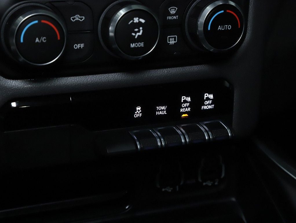 2022 RAM 1500 Big Horn Quad Cab 4x4 6'4' Box