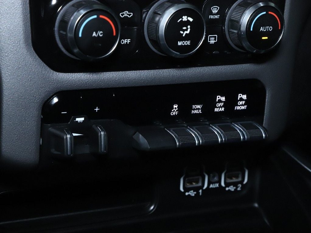 2022 RAM 1500 Big Horn Crew Cab 4x4 5'7' Box