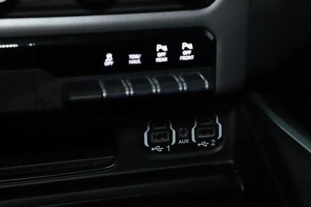 2020 RAM 1500 Big Horn Crew Cab 4x4 5'7' Box