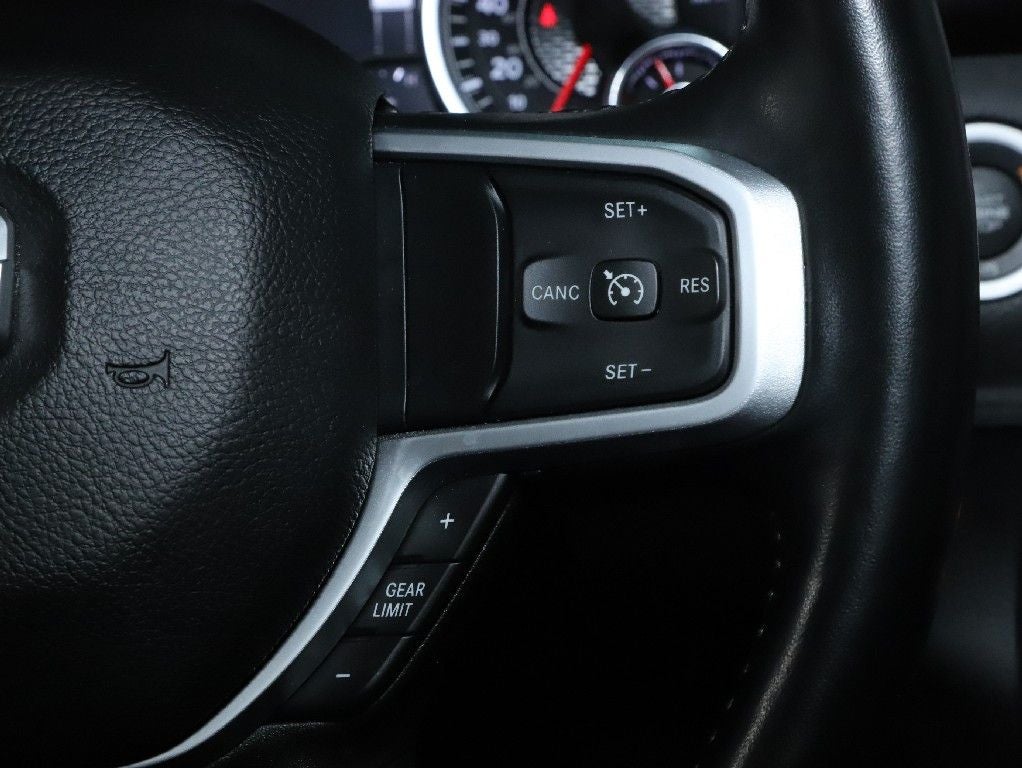 2022 RAM 1500 Big Horn Crew Cab 4x4 6'4' Box