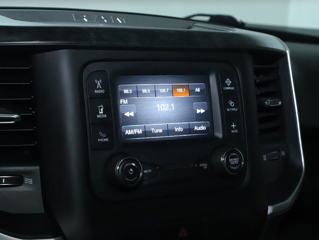 2019 RAM 1500 Big Horn/Lone Star Quad Cab 4x4 6'4' Box