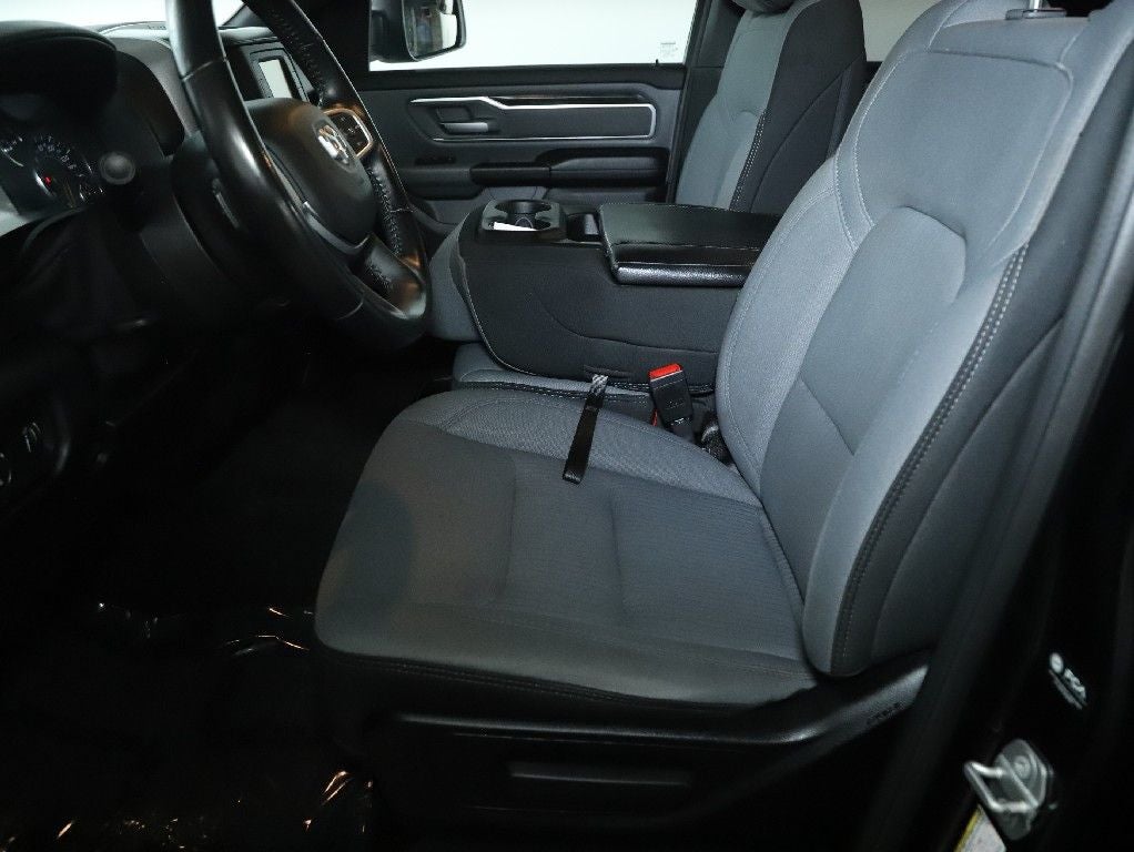 2021 RAM 1500 Big Horn Quad Cab 4x4 6'4' Box