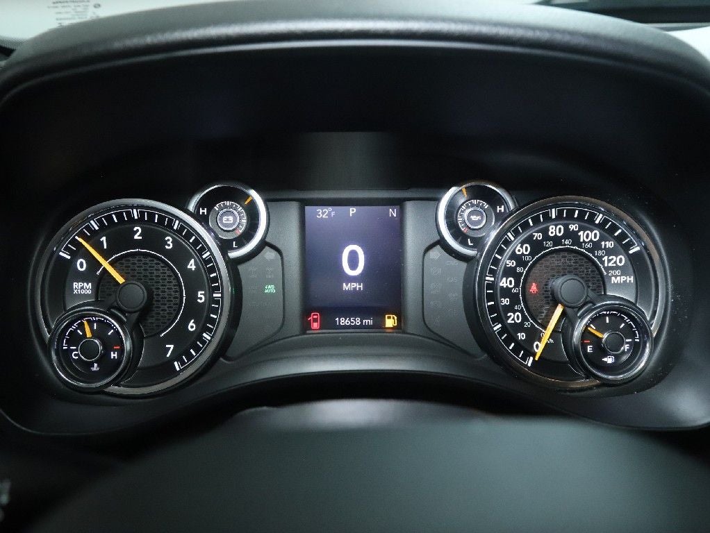 2021 RAM 1500 Big Horn Quad Cab 4x4 6'4' Box