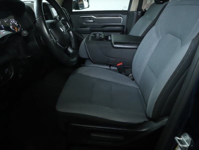 2020 RAM 1500 Big Horn Quad Cab 4x4 6'4' Box