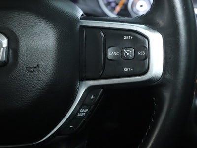 2020 RAM 1500 Big Horn Quad Cab 4x4 6'4' Box