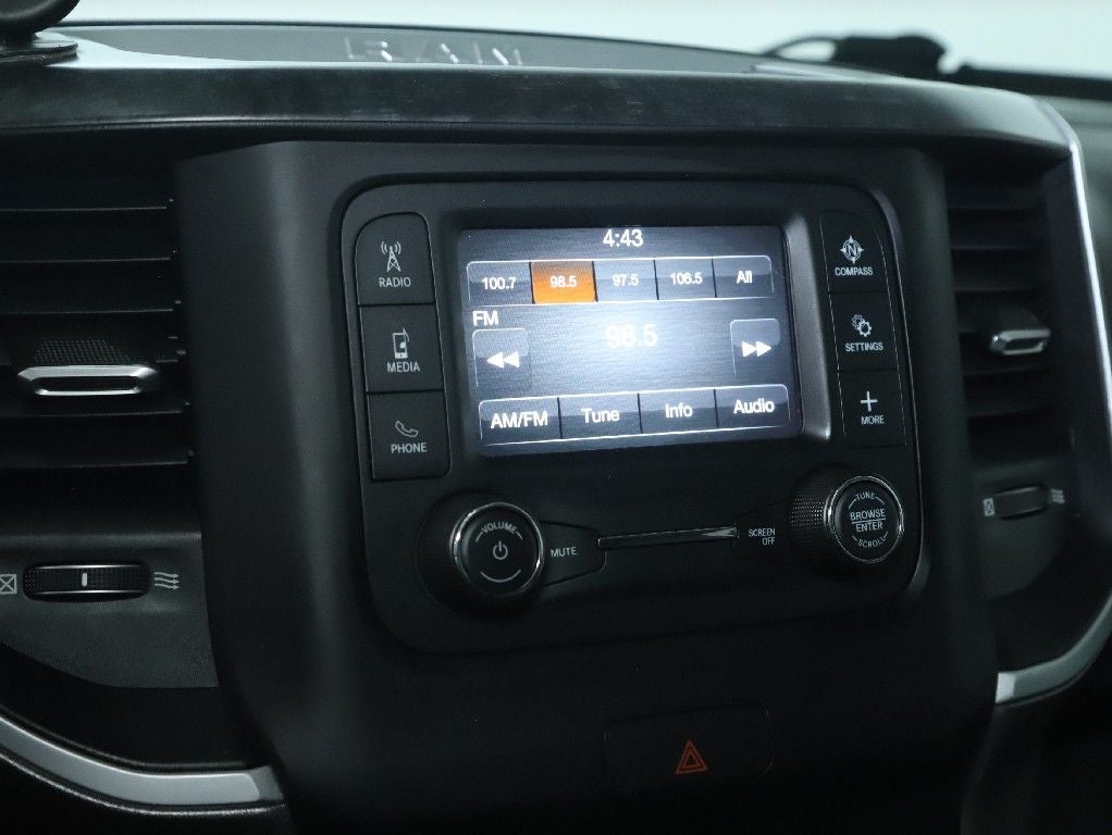 2020 RAM 1500 Big Horn Quad Cab 4x4 6'4' Box