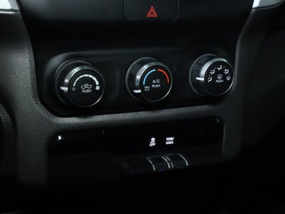 2020 RAM 1500 Big Horn Quad Cab 4x4 6'4' Box