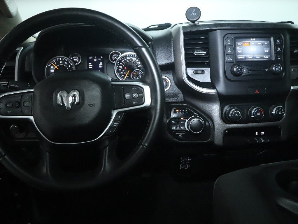 2020 RAM 1500 Big Horn Quad Cab 4x4 6'4' Box