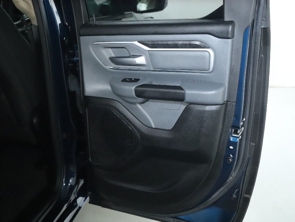 2020 RAM 1500 Big Horn Quad Cab 4x4 6'4' Box