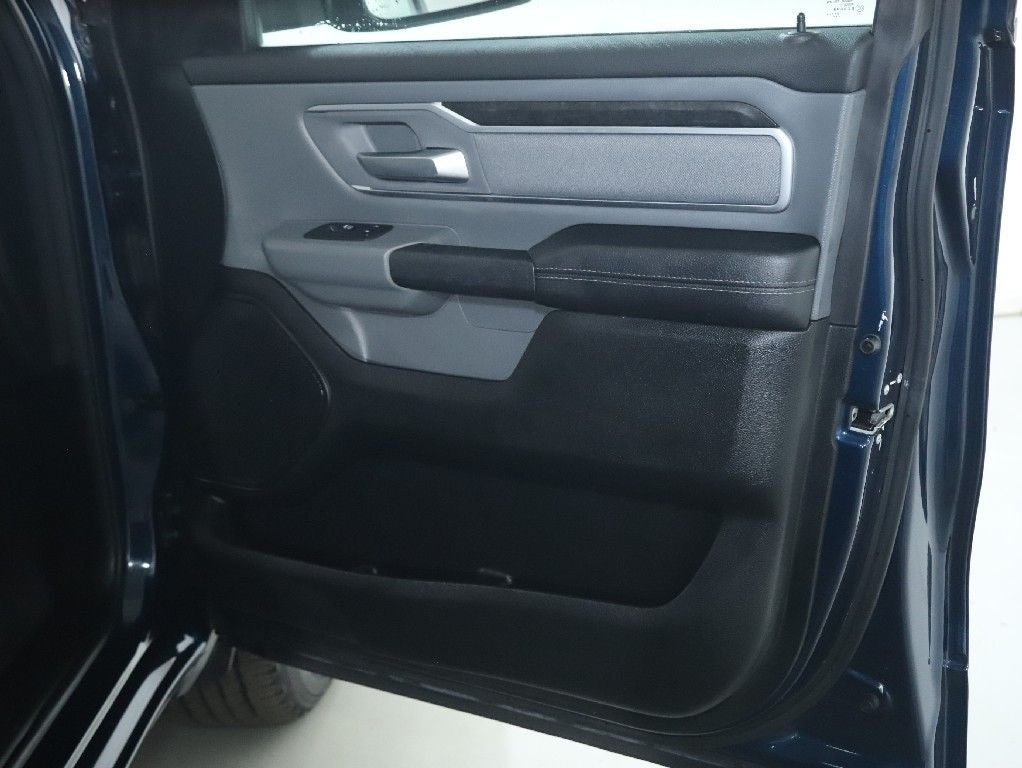 2020 RAM 1500 Big Horn Quad Cab 4x4 6'4' Box