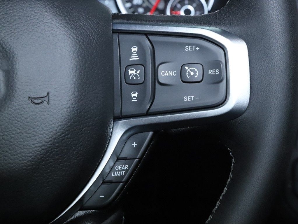 2025 RAM 1500 Big Horn Crew Cab 4x4 5'7' Box