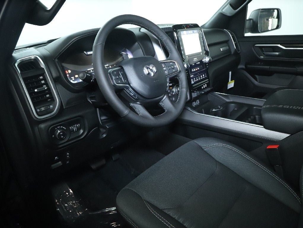 2025 RAM 1500 Big Horn Crew Cab 4x4 5'7' Box