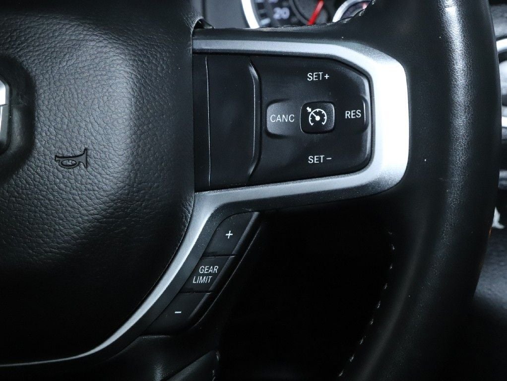 2020 RAM 1500 Big Horn Crew Cab 4x4 5'7' Box