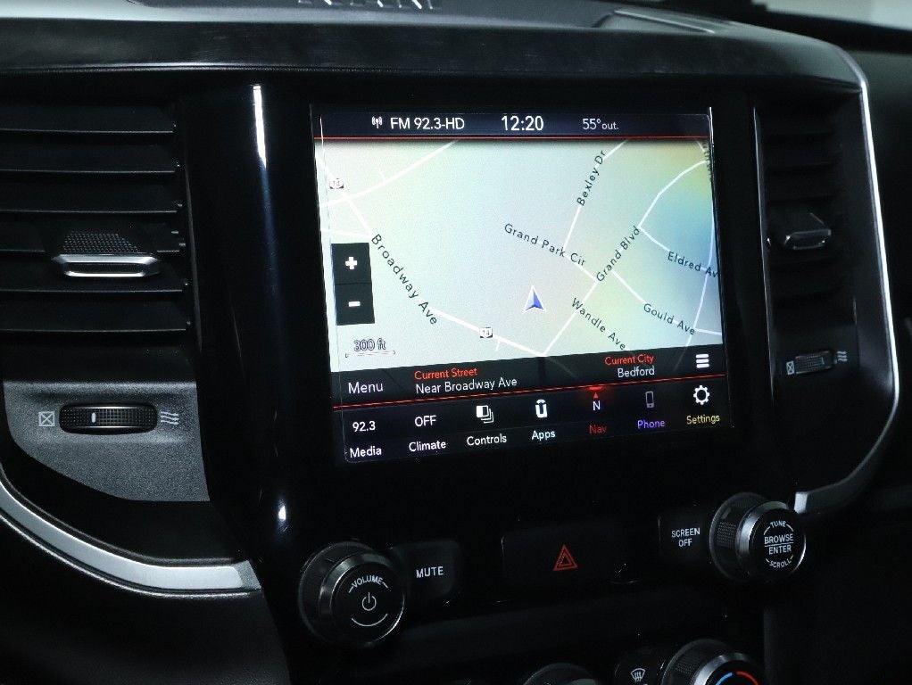 2020 RAM 1500 Big Horn Crew Cab 4x4 5'7' Box