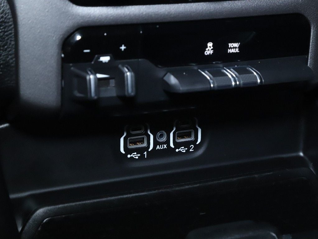 2020 RAM 1500 Big Horn Crew Cab 4x4 5'7' Box