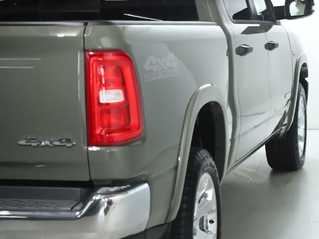 2026 RAM 1500 Big Horn Crew Cab 4x4 5'7' Box