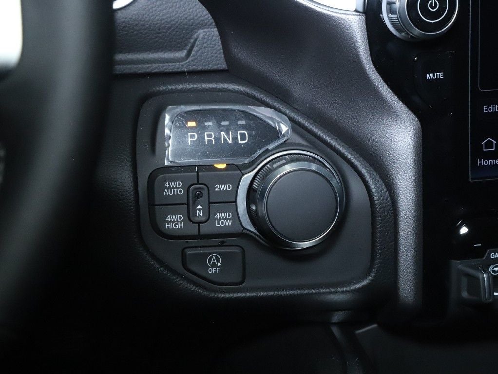 2026 RAM 1500 Big Horn Crew Cab 4x4 5'7' Box