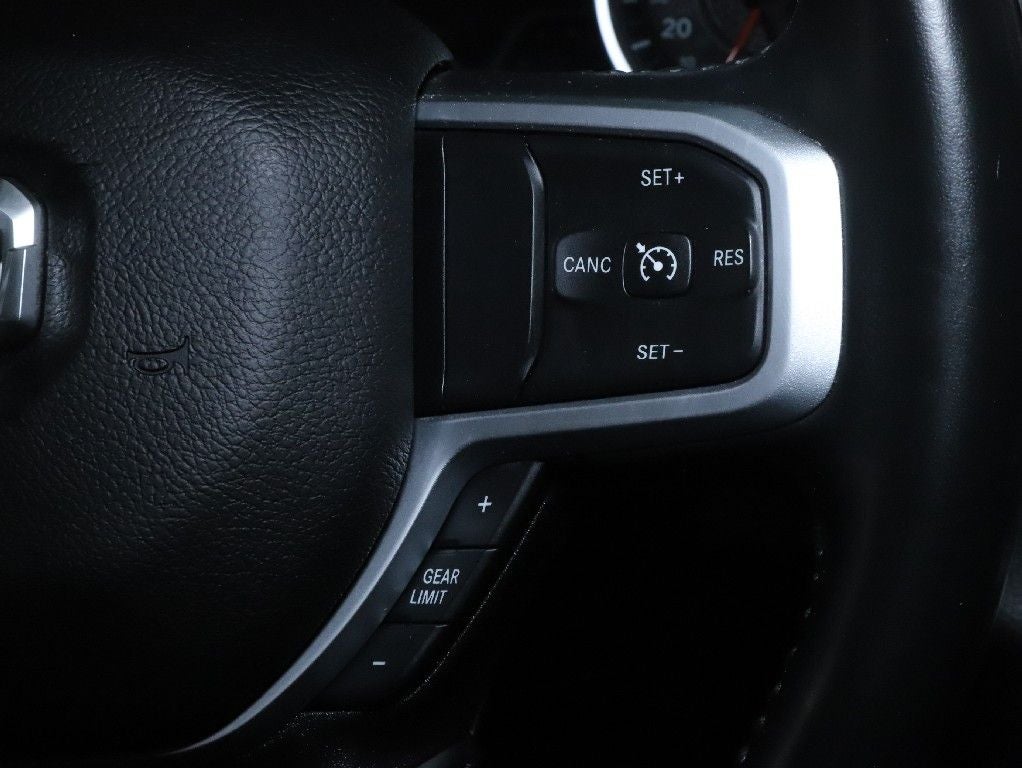 2023 RAM 1500 Big Horn Crew Cab 4x4 6'4' Box
