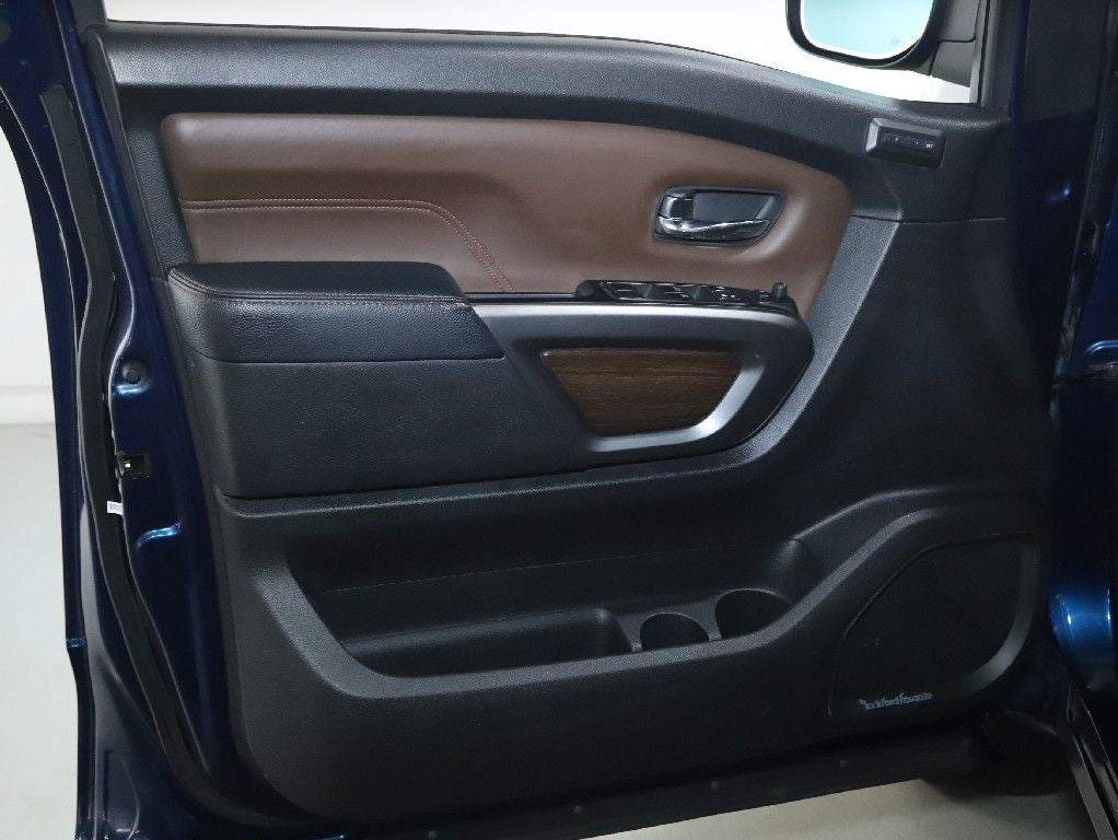 2017 Nissan TITAN Platinum Reserve