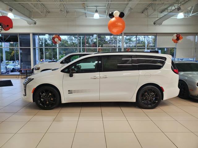 2027 Chrysler Pacifica PACIFICA SELECT