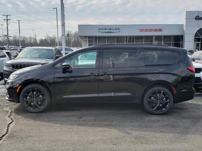 2026 Chrysler Pacifica PACIFICA SELECT AWD
