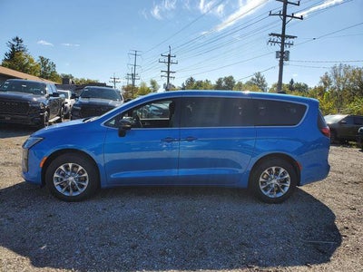 2027 Chrysler Pacifica PACIFICA SELECT AWD