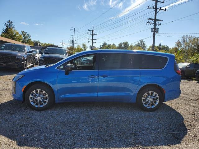 2027 Chrysler Pacifica PACIFICA SELECT AWD