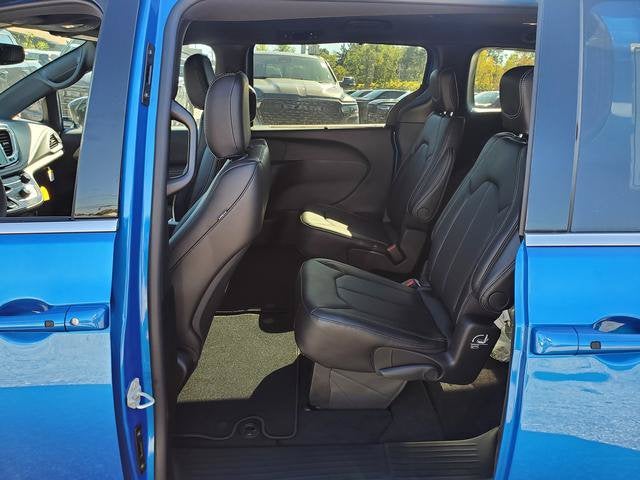 2027 Chrysler Pacifica PACIFICA SELECT AWD
