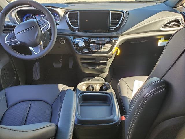 2027 Chrysler Pacifica PACIFICA SELECT AWD