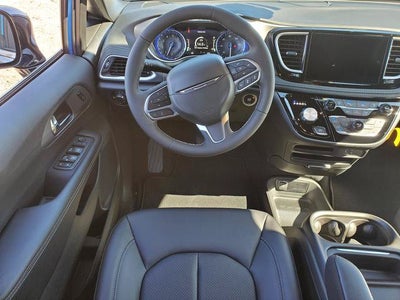 2027 Chrysler Pacifica PACIFICA SELECT AWD