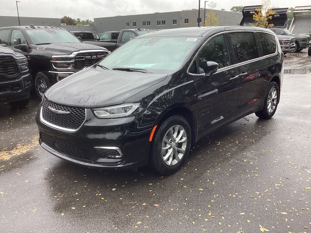 2026 Chrysler Pacifica PACIFICA SELECT AWD