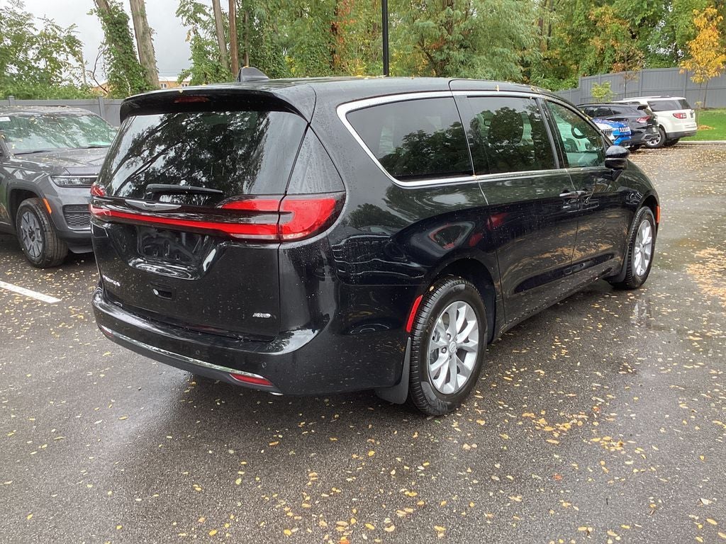2026 Chrysler Pacifica PACIFICA SELECT AWD