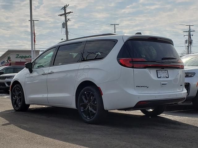 2026 Chrysler Pacifica PACIFICA SELECT AWD