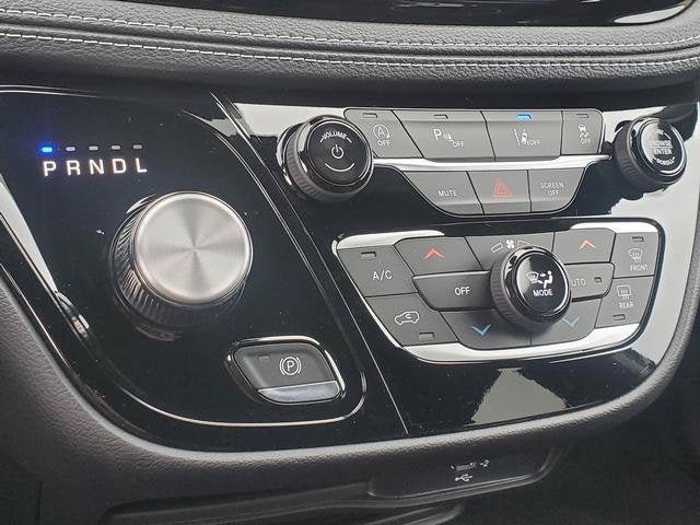 2027 Chrysler Pacifica PACIFICA SELECT AWD