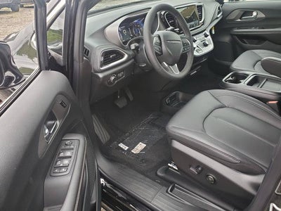 2027 Chrysler Pacifica PACIFICA SELECT AWD