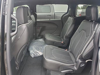 2027 Chrysler Pacifica PACIFICA LIMITED AWD