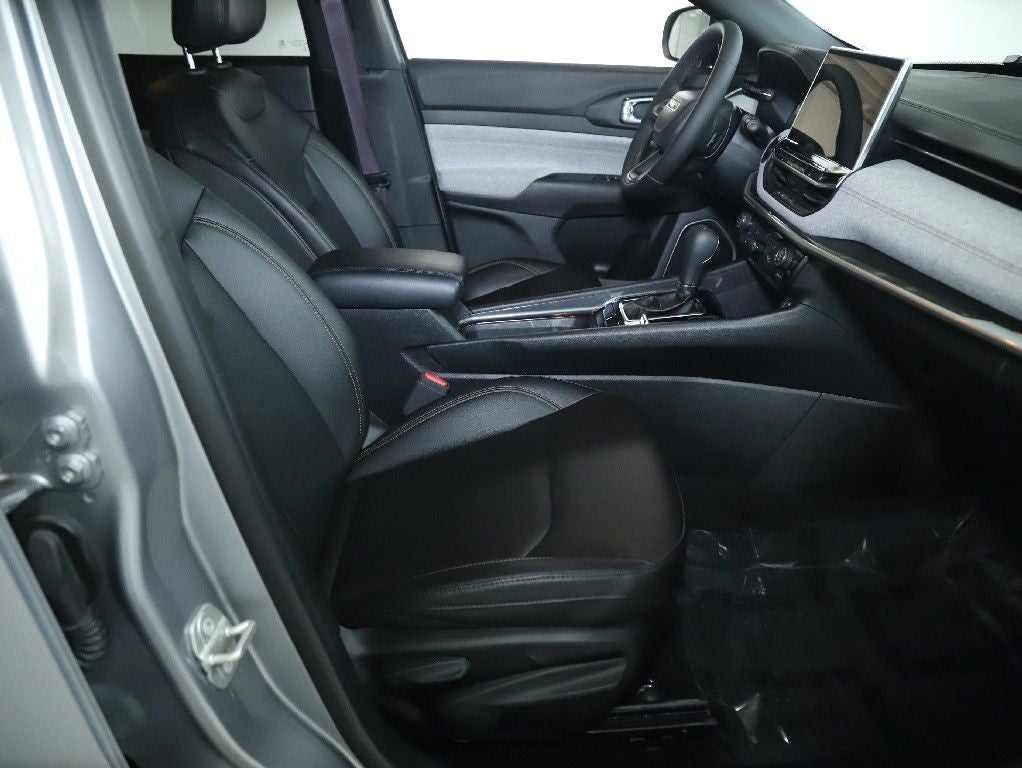 2024 Jeep Compass Latitude Lux FWD