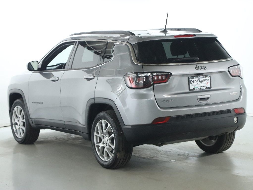 2024 Jeep Compass Latitude Lux FWD