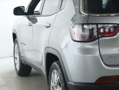 2024 Jeep Compass Latitude Lux FWD