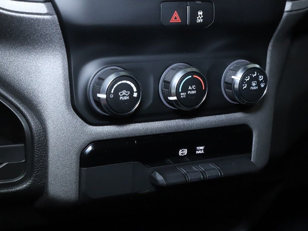2024 RAM 3500 Tradesman Crew Cab 4x4 6'4' Box