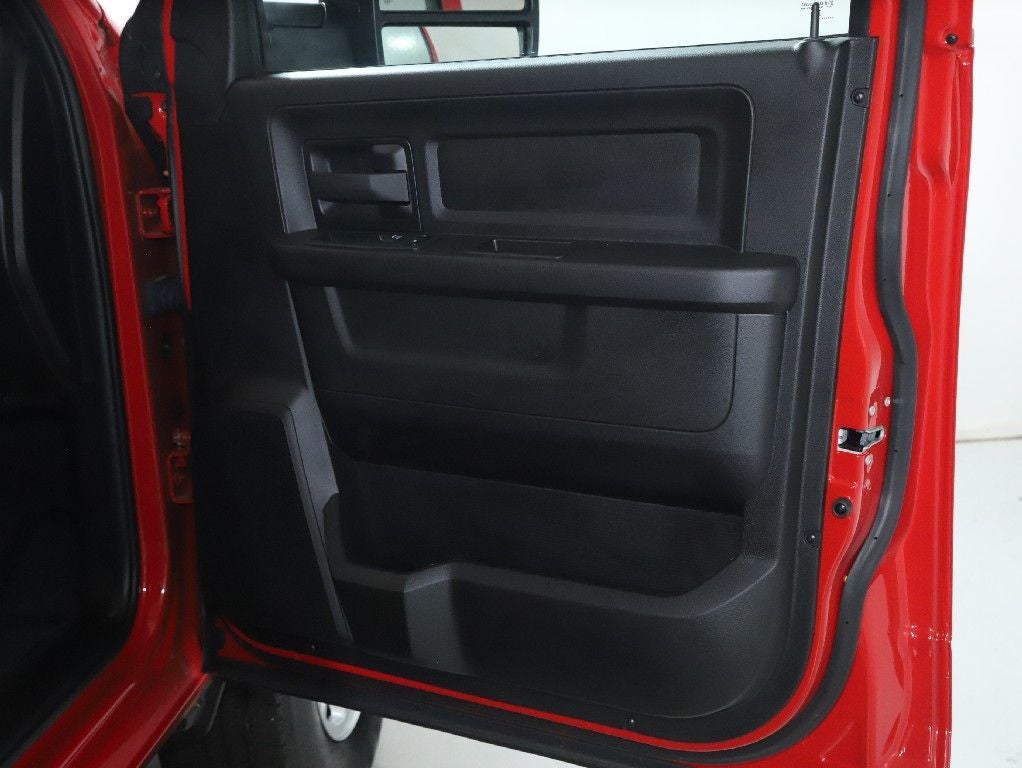 2024 RAM 3500 Tradesman Crew Cab 4x4 6'4' Box