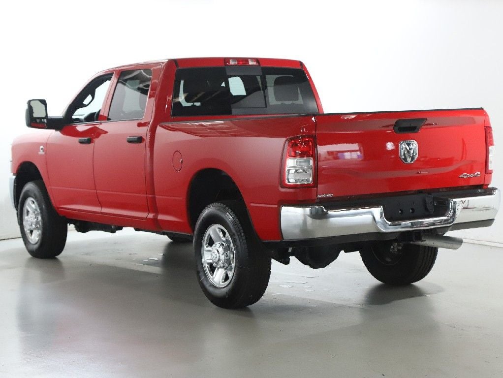 2024 RAM 3500 Tradesman Crew Cab 4x4 6'4' Box