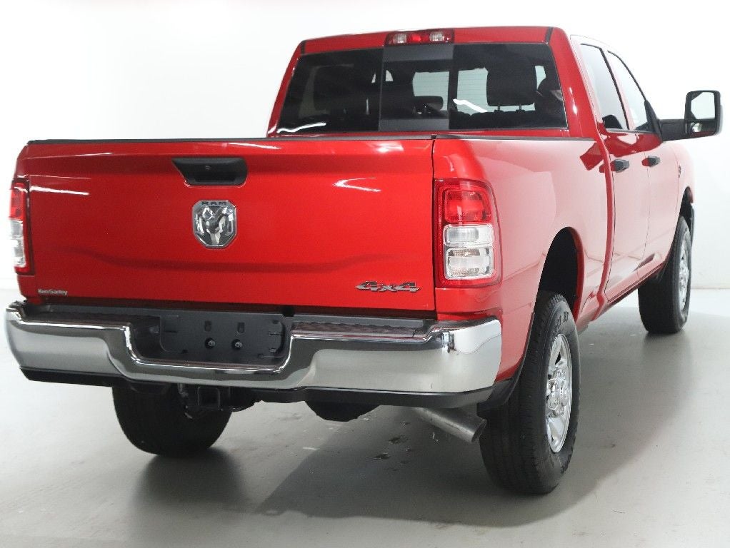 2024 RAM 3500 Tradesman Crew Cab 4x4 6'4' Box
