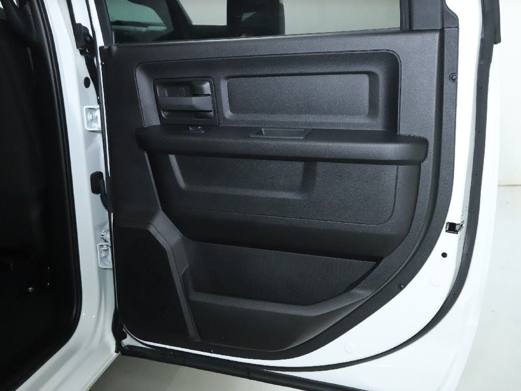 2024 RAM 3500 Tradesman Crew Cab 4x4 6'4' Box