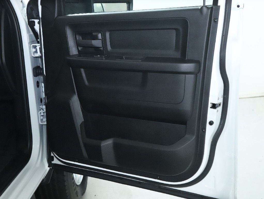2024 RAM 3500 Tradesman Crew Cab 4x4 6'4' Box