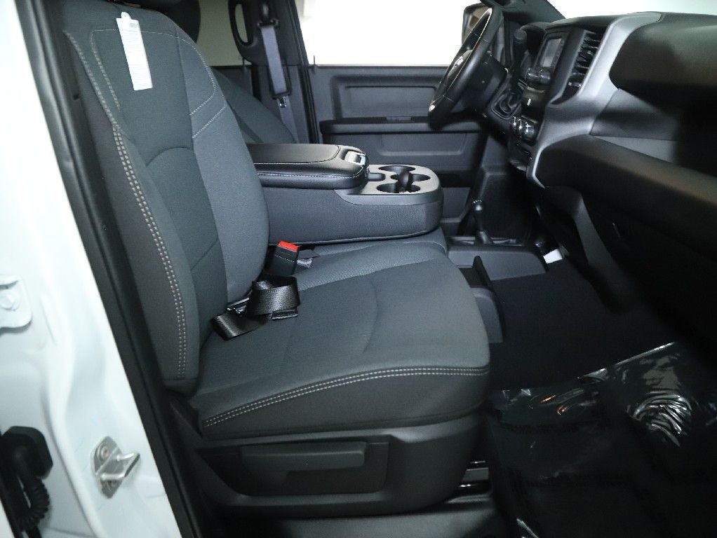 2024 RAM 3500 Tradesman Crew Cab 4x4 6'4' Box