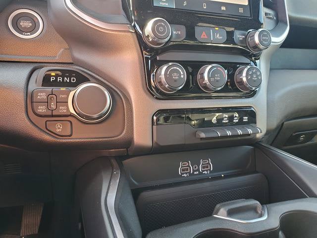 2027 RAM Ram 1500 RAM 1500 BIG HORN CREW CAB 4X4 5'7' BOX