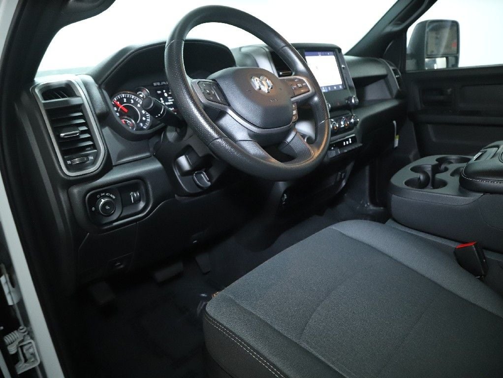 2024 RAM 2500 Tradesman Crew Cab 4x4 6'4' Box
