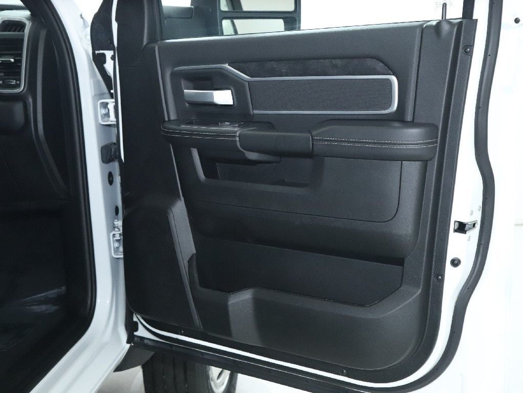 2024 RAM 4500 Chassis Tradesman/SLT/Laramie/Limited